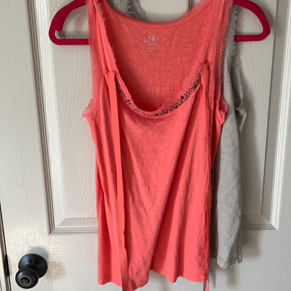 Loft petite tank top $12 each - Picture 4 of 5